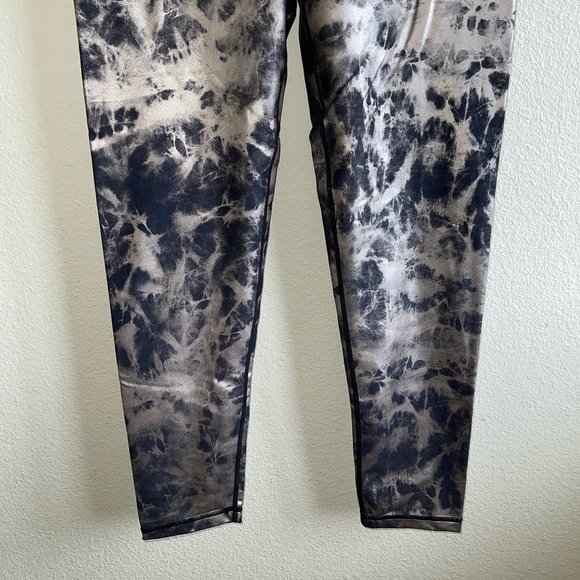 Savvi Metallic Print Athletic Leggings - Picture 2 of 10
